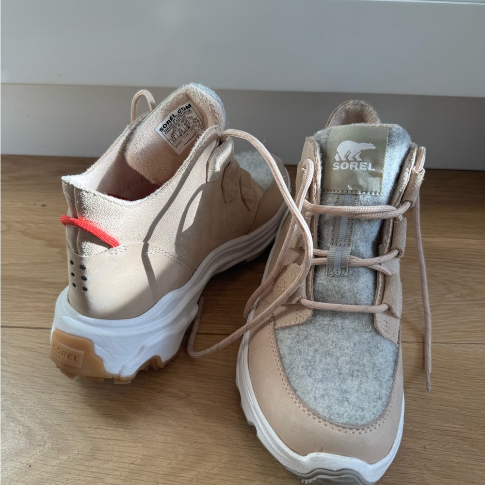 Sorel Women's Beige and Gray Sneakers